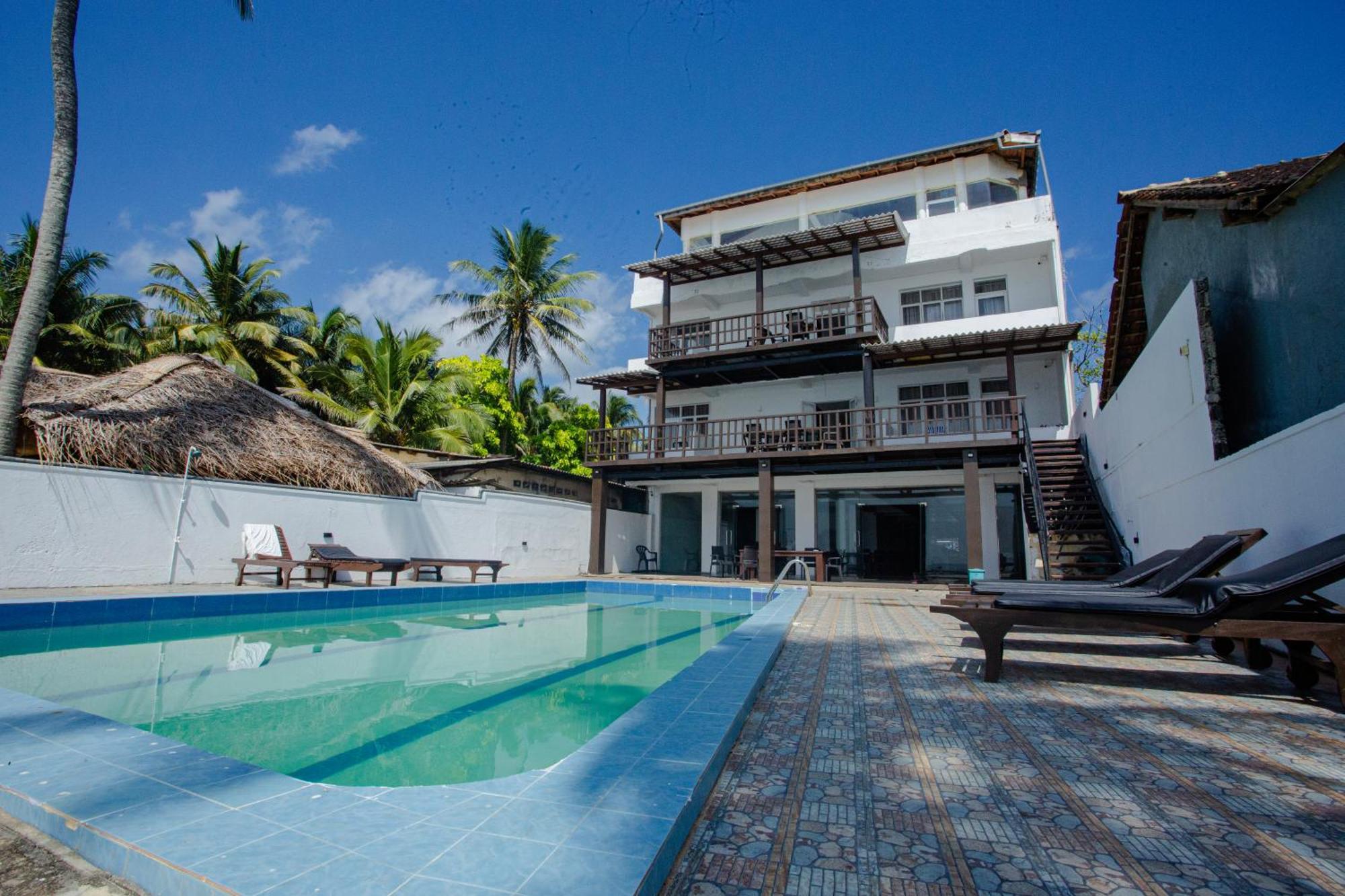 Lucky Seven Hikkaduwa Hotel ภายนอก รูปภาพ
