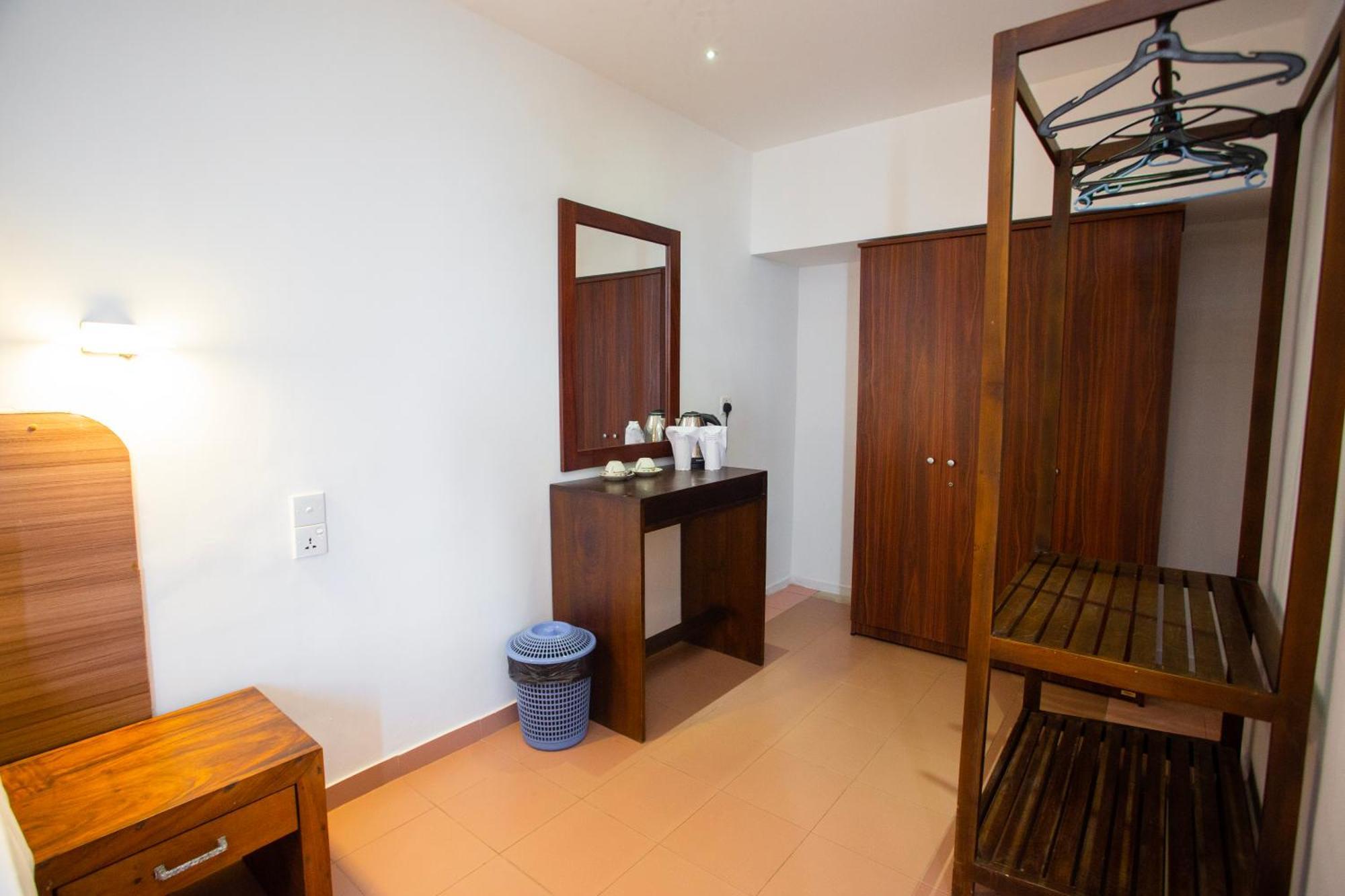 Lucky Seven Hikkaduwa Hotel ภายนอก รูปภาพ