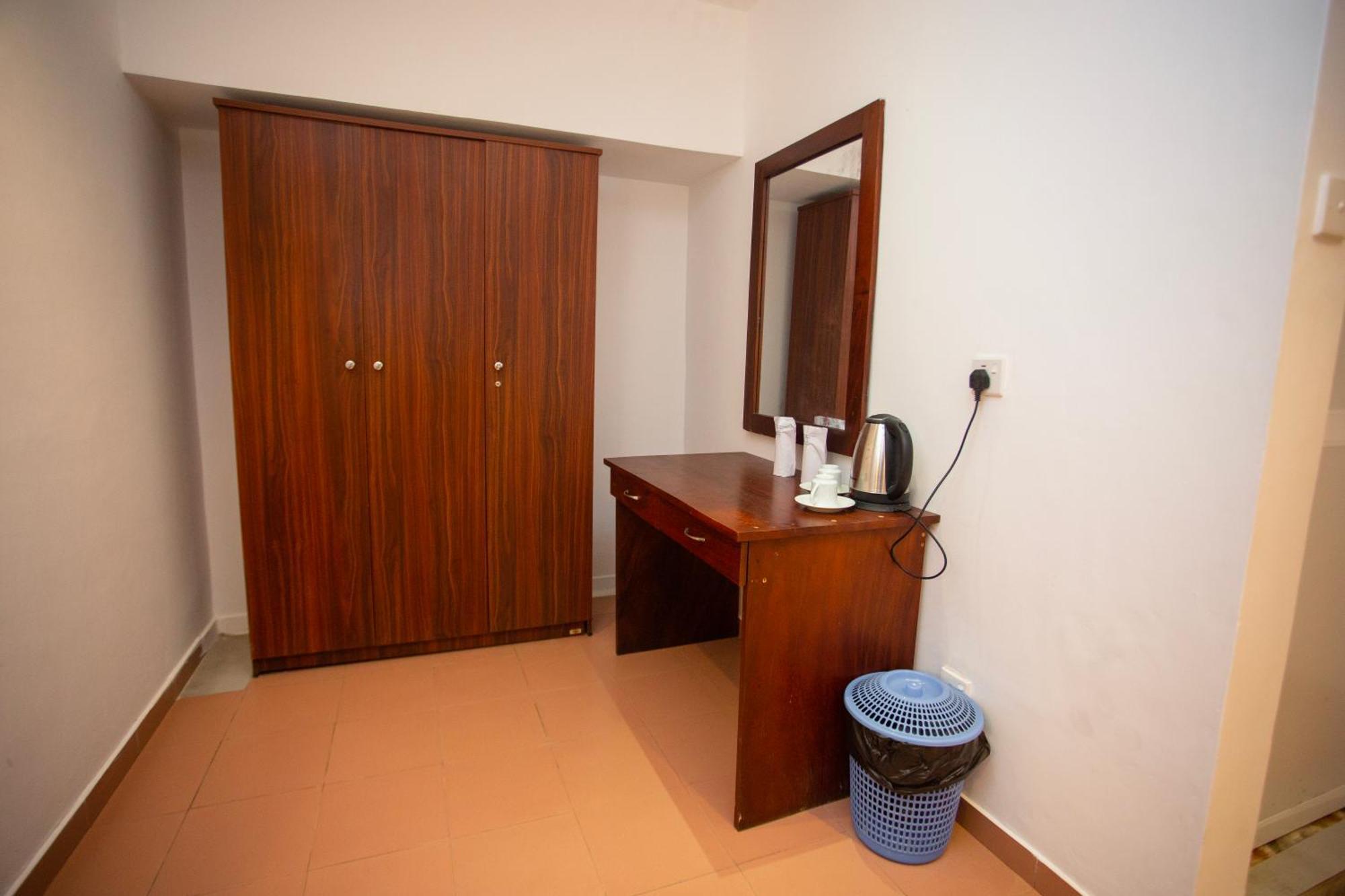 Lucky Seven Hikkaduwa Hotel ภายนอก รูปภาพ