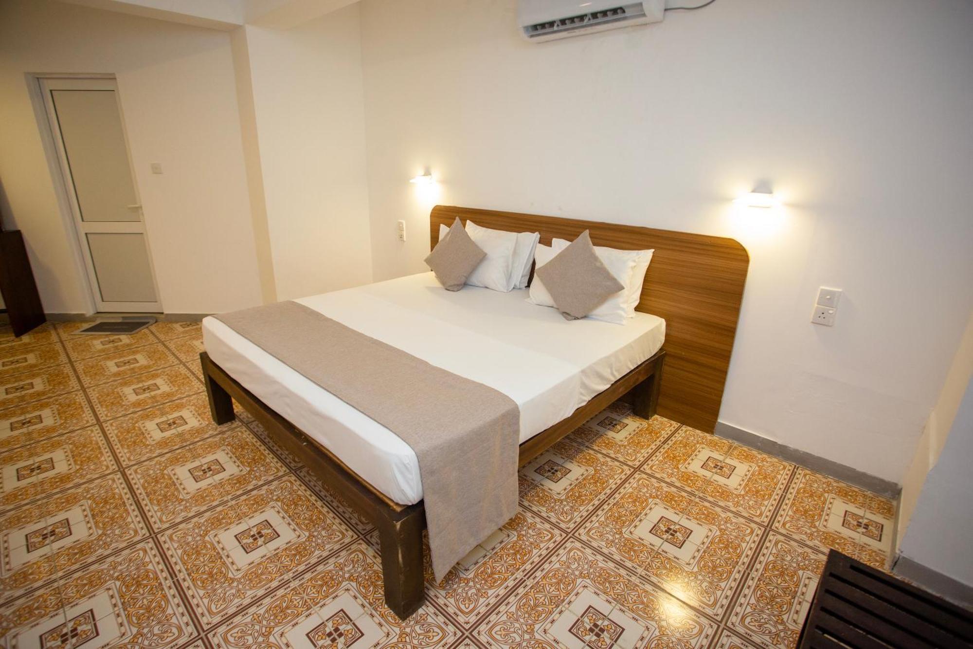 Lucky Seven Hikkaduwa Hotel ภายนอก รูปภาพ