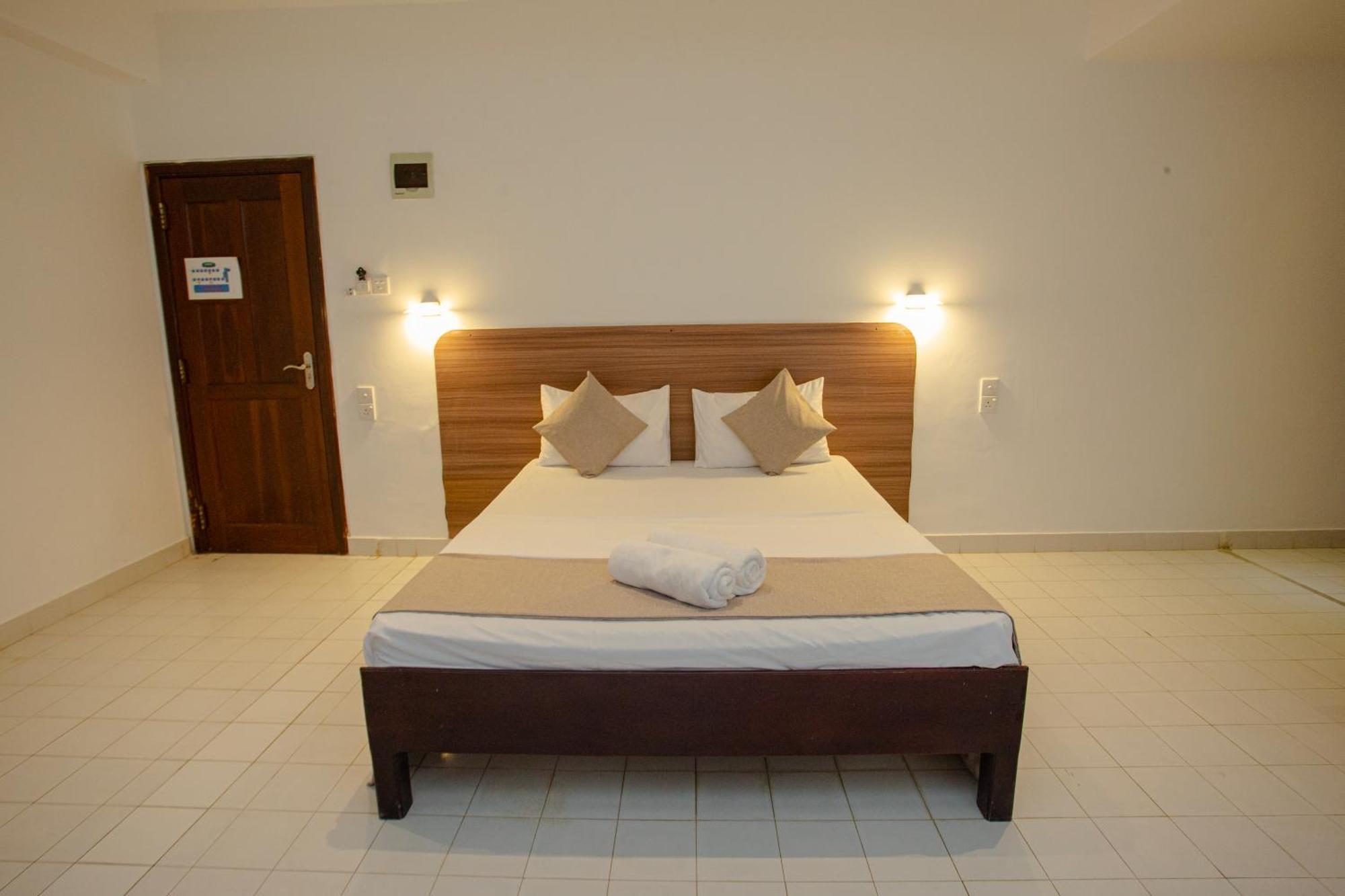 Lucky Seven Hikkaduwa Hotel ภายนอก รูปภาพ
