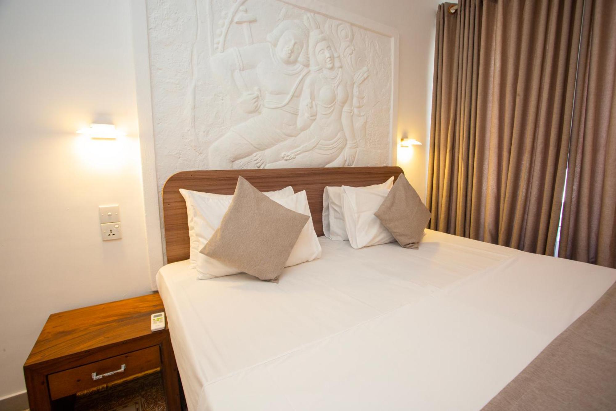 Lucky Seven Hikkaduwa Hotel ภายนอก รูปภาพ
