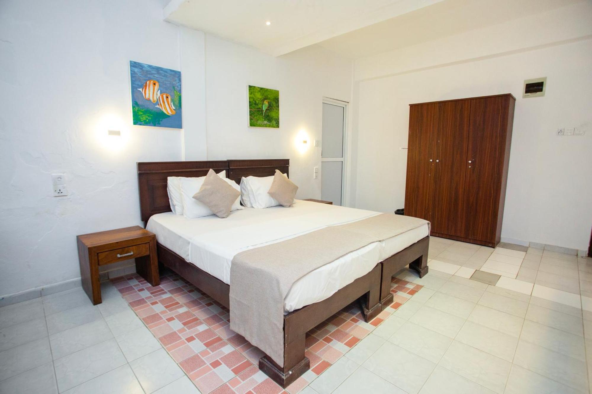 Lucky Seven Hikkaduwa Hotel ภายนอก รูปภาพ